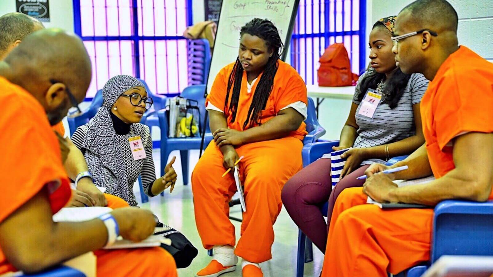 HU Inside Out Program Director, Dr. Bahiyyah Muhammad engages inside and outside students in a small group discussion at the DC Department of Corrections.